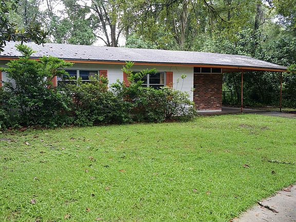 2nd image of 1640 NE 18th Pl