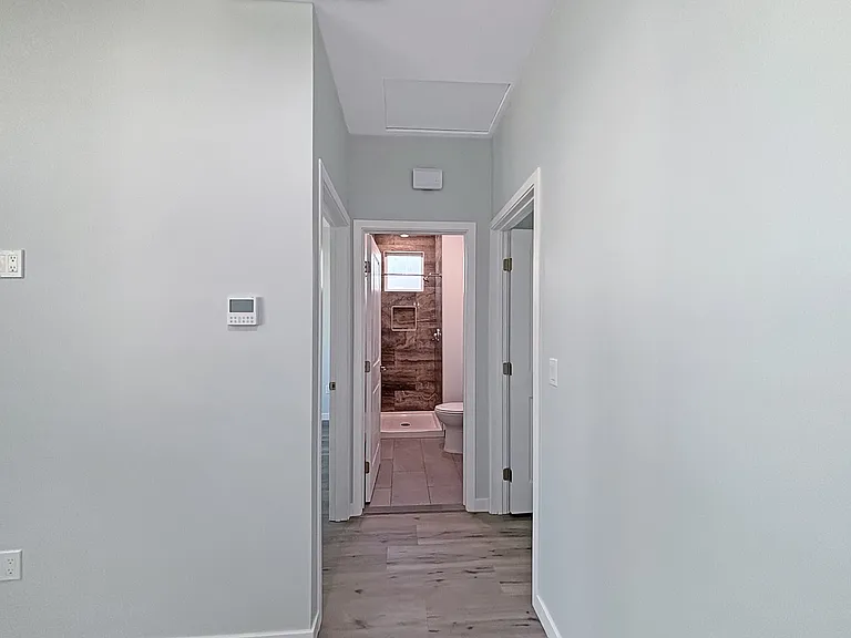 1056 N Lincoln St — Photo 11