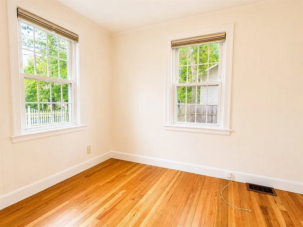 3 bed, 1.0 bath, 1250 sqft, $3,650 — Photo 4