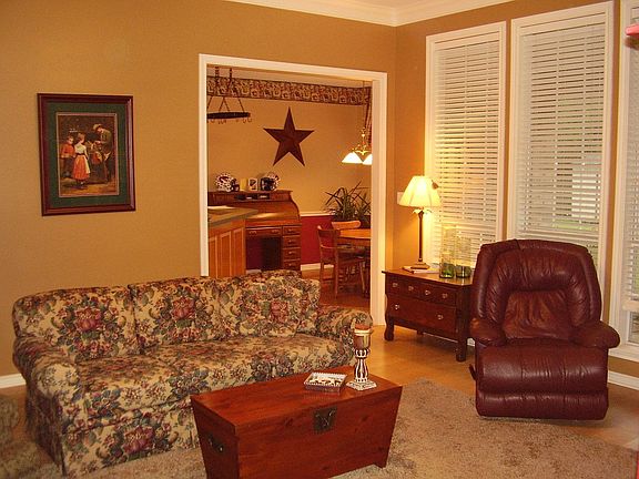 3rd image of 1011 Bobwhite Ln