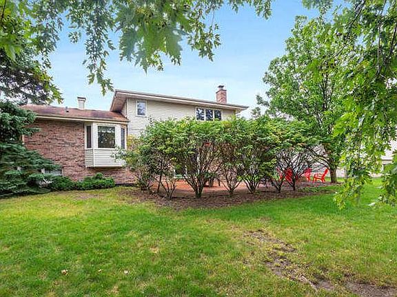 4th image of 7732 Woodstock Dr