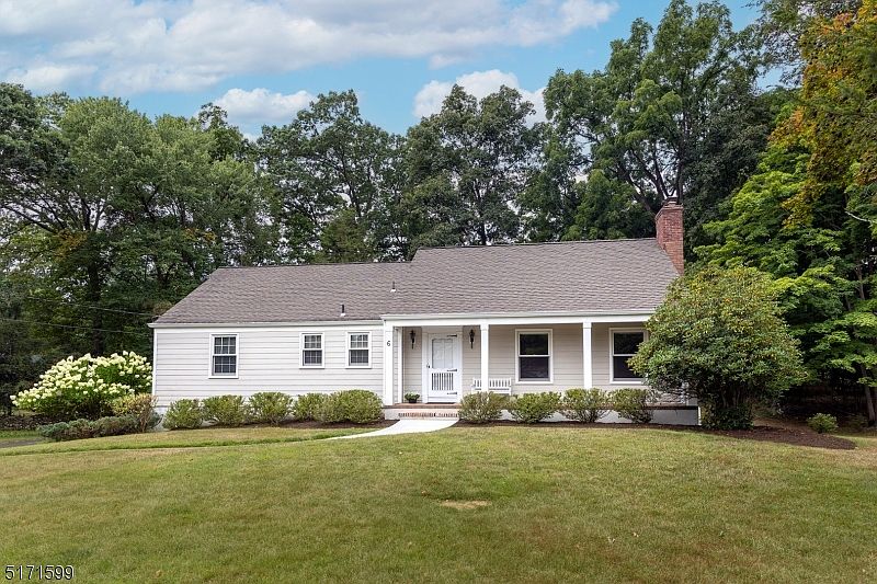 1st image of 6 Brentwood Dr