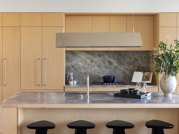 30 Front St #10C, Brooklyn, NY 11201