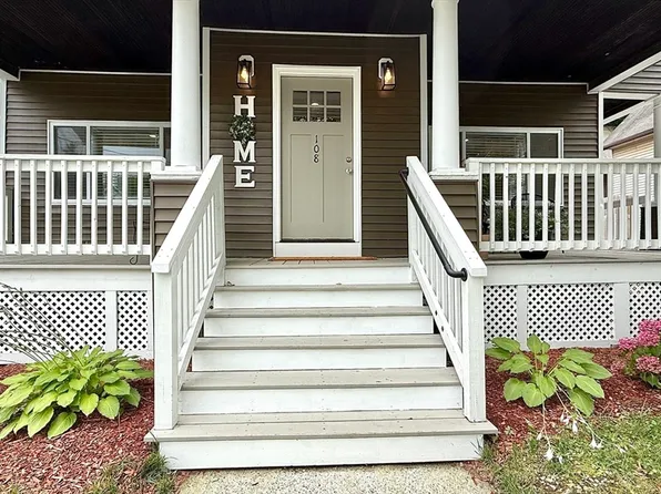 108 Walton St, Fitchburg, MA 01420