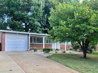 1540 Gallant Fox Dr, Florissant, MO 63033