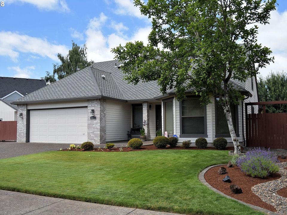 1st image of 321 NE 15th Ct