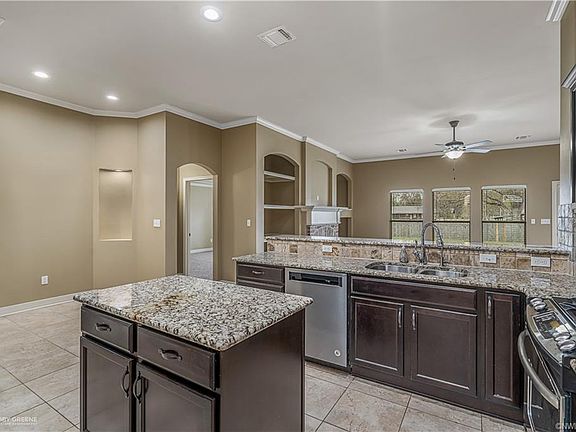 5th image of 2146 Sweet Bay Cir