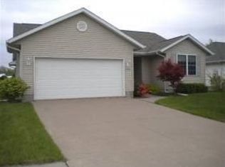 1106 3rd St, Durant, IA 52747