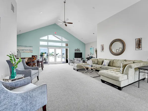 5663 Travelers Way, Fort Pierce, FL 34982