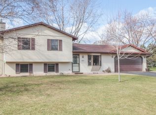 N5683 Sunset Dr, Onalaska, WI 54650