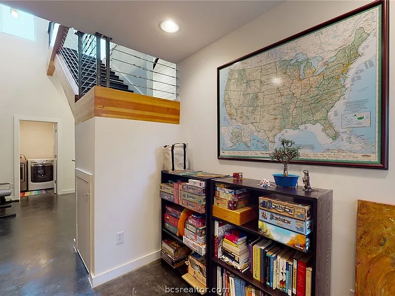 217 N Houston Ave — Photo 12