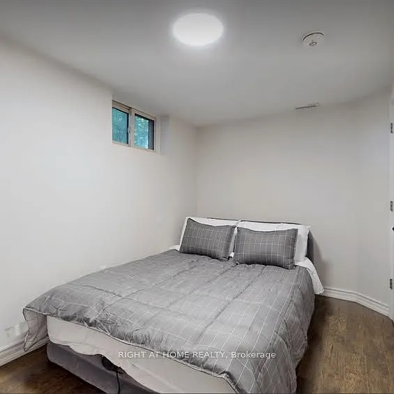 36 Aurora Heights Dr — Photo 8