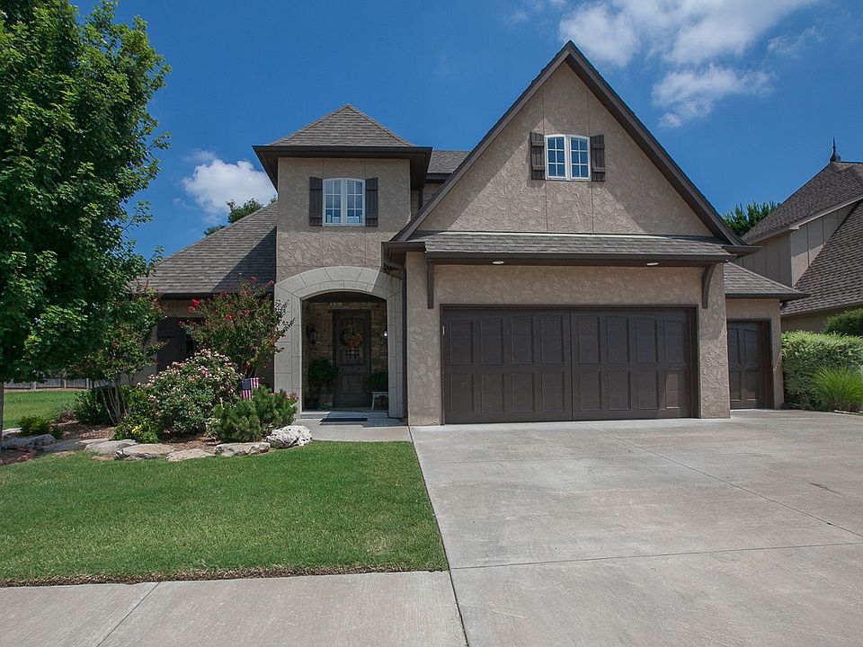 The beauty of this home in Jenks Southeast starts at the sidewalk with beautiful curb appeal