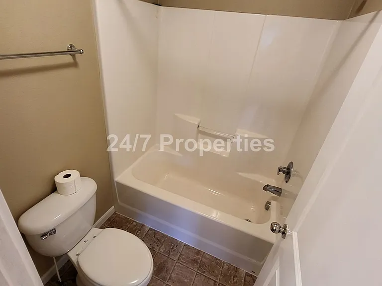 15469 SE Eckert Ln — Photo 11