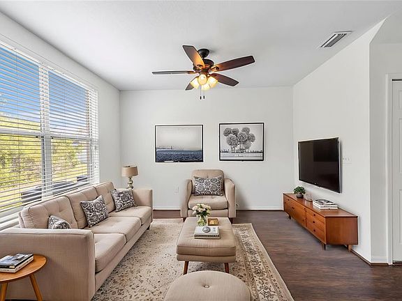 4th image of 6229 Olivedale Dr