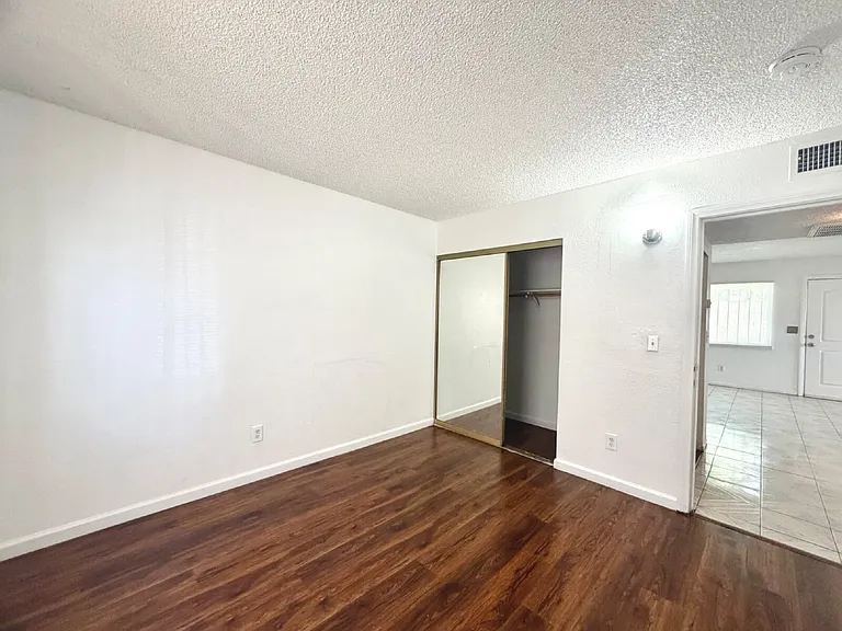 3427 E Cheyenne Ave #A — Photo 25