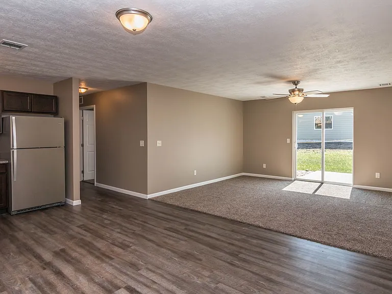 406 W Barker Pl — Photo 5