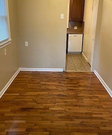 4th image of 931 Durant St