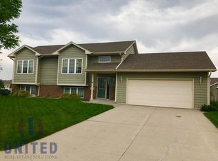 609 Fox Cir, Dakota Dunes, SD 57049