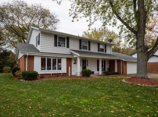 12546 N Jonquil Ct, Mequon, WI 53092