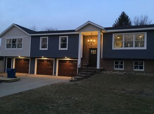 606 Highland Dr, Middlebury, IN 46540