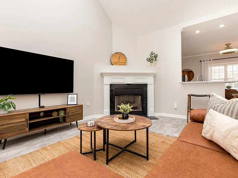 130 Larkspur Ln — Photo 15