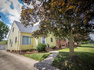 3211 Hearthstone Rd, Parma, OH 44134