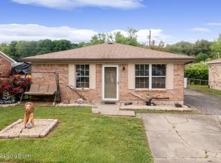 2579 Vonoa Dr, Radcliff, KY 40160