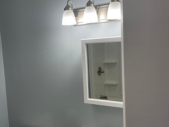 3rd image of 1621 S Bedford Ave