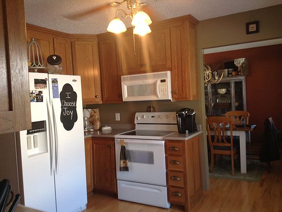 3rd image of 1213 Lyndale Dr