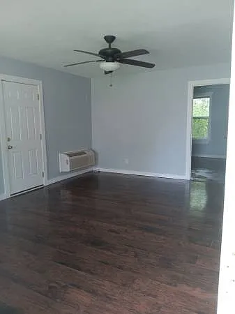 106 Columbia Ave #D — Photo 7