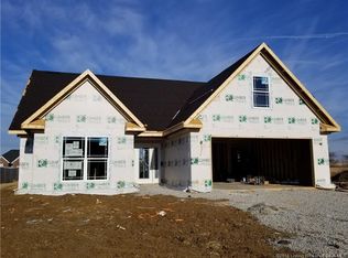 5615 Raintree Ridge Dr, Jeffersonville, IN 47130