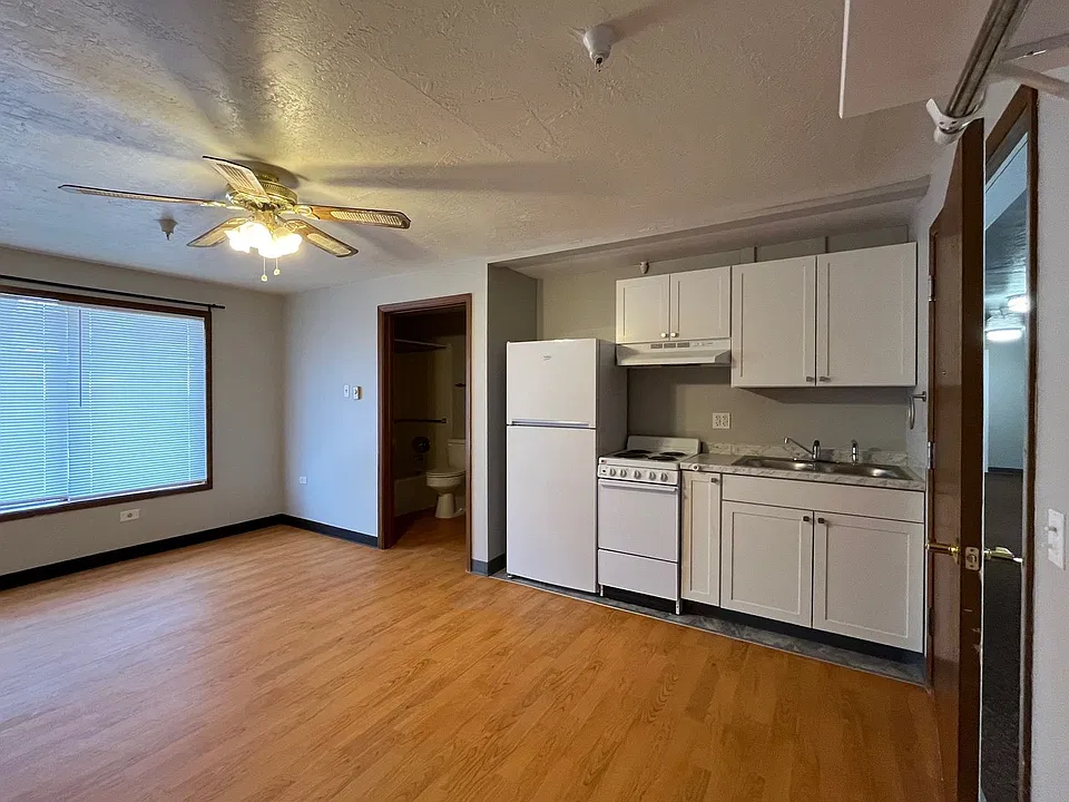 491 Caswell Ave W