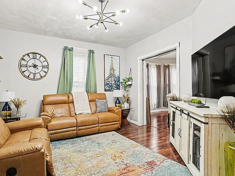 207 E Blake Ave — Photo 10