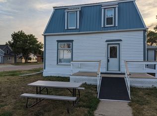 401 N 2nd Ave, Canistota, SD 57012