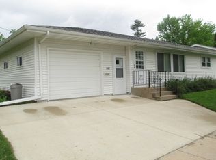 316 Pine Pl, Cresco, IA 52136