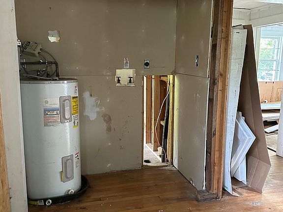 5th image of 1015 Central Ave #1
