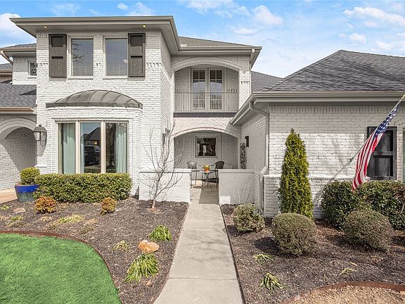3rd image of 4109 Caerleon Cir