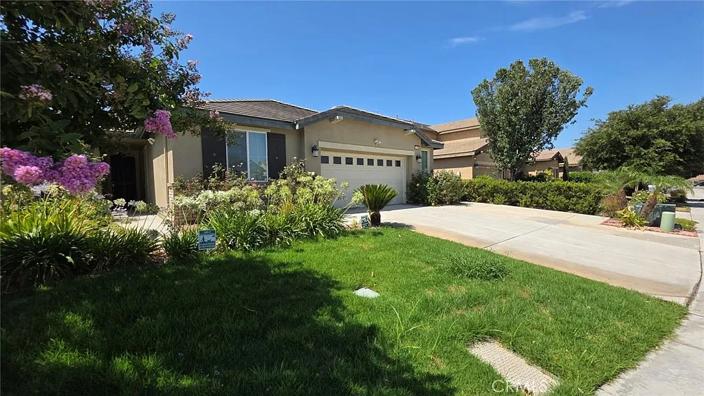 4 bed, 2273 sqft, $4,500 — Photo 1