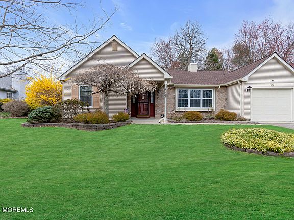 4th image of 325 Gardenia Drive