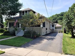 1 Oliver Pl, Silver Creek, NY 14136