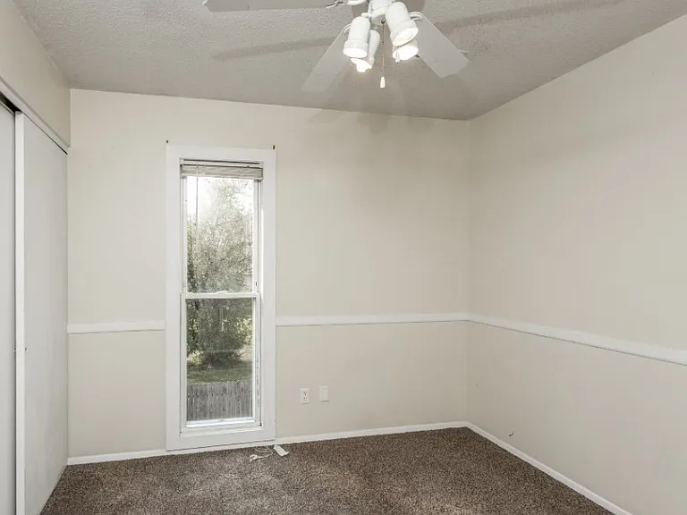 Oakwood Apartments — Photo 70