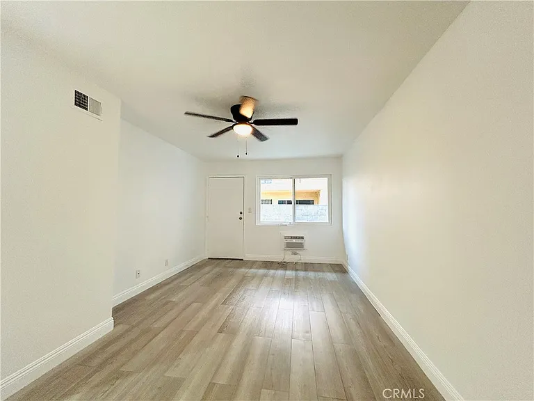 857 N Vineyard Ave #B — Photo 5