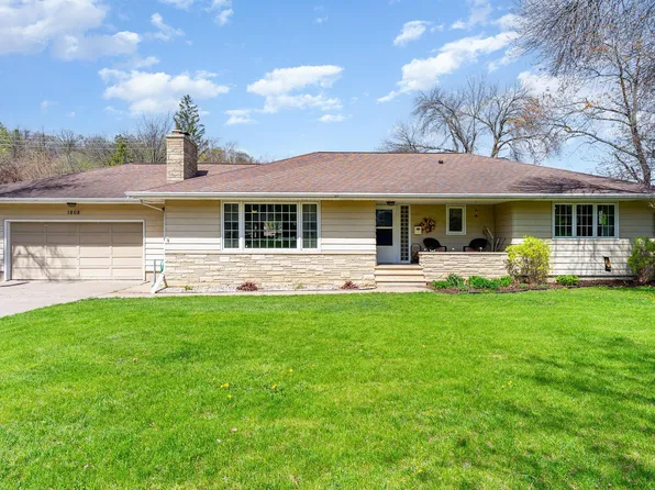 1808 Twin Bluff Rd, Red Wing, MN 55066