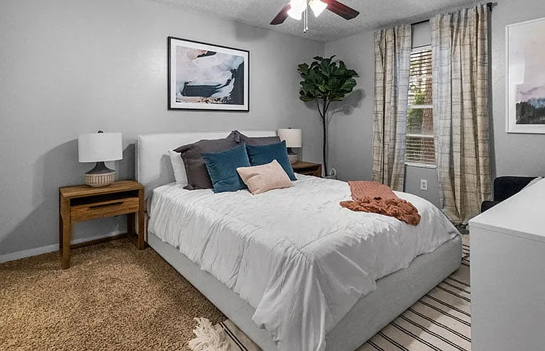 River Oaks Apartments — Photo 5