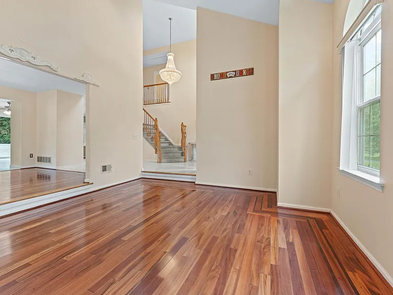 1 Gaelic Ct — Photo 35
