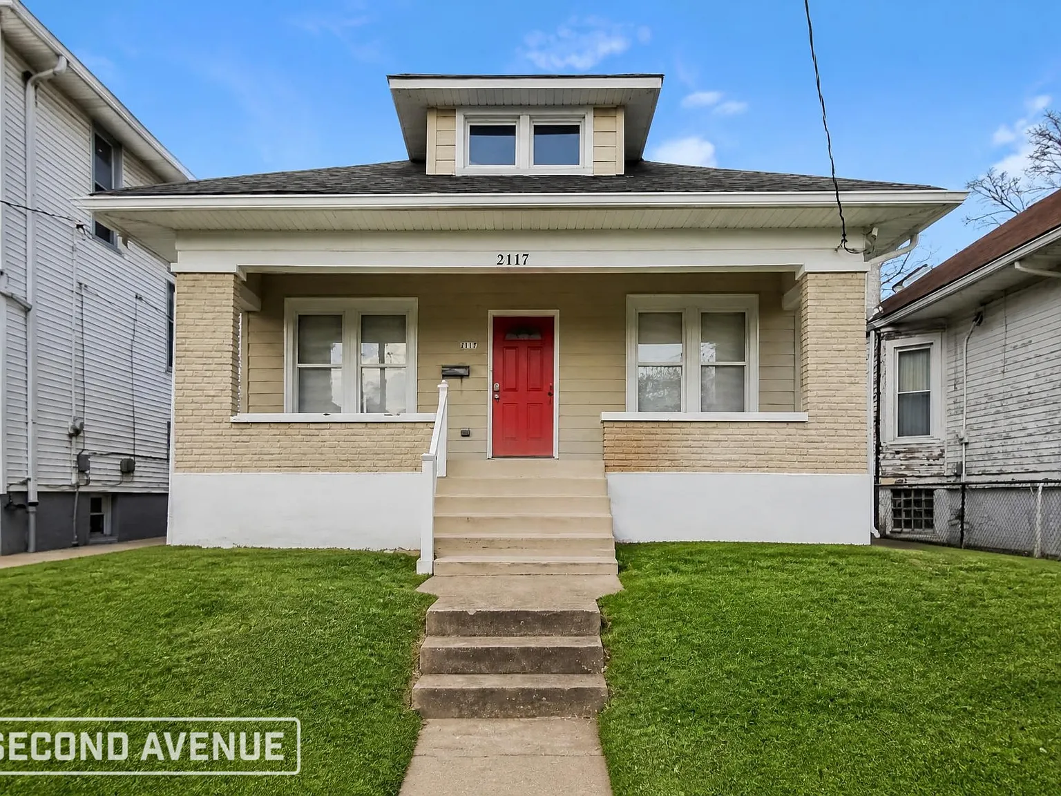 3 bed, 1.0 bath, 1100 sqft, $1,350 — Photo 1