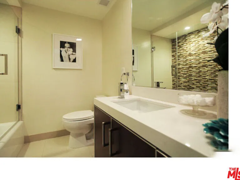 11657 Chenault St #105 — Photo 10