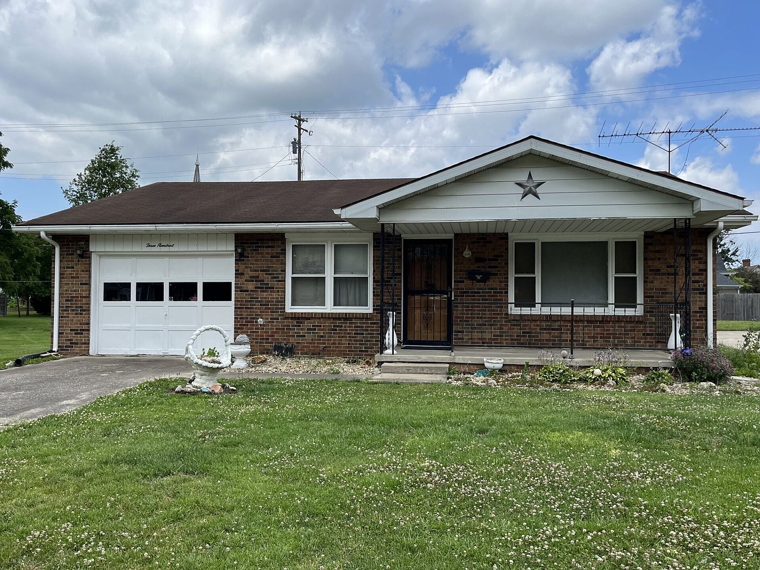 300 E Main St, Crothersville, IN 47229 Zillow