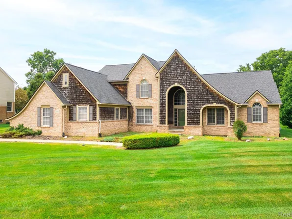 3932 Kaeleaf Rd, Lake Orion, MI 48360